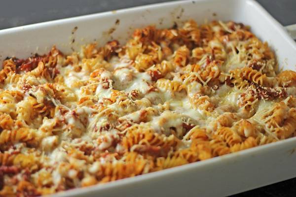 پیتزای ماکارونی با سبزیجات