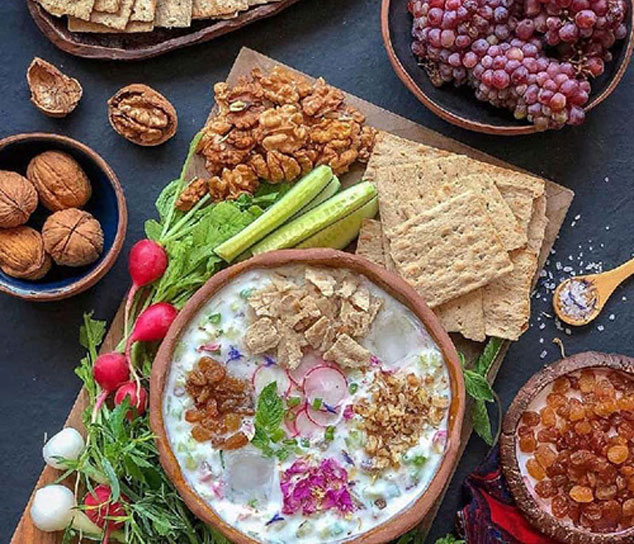 طرز تهیه آب دوغ خیاری متفاوت