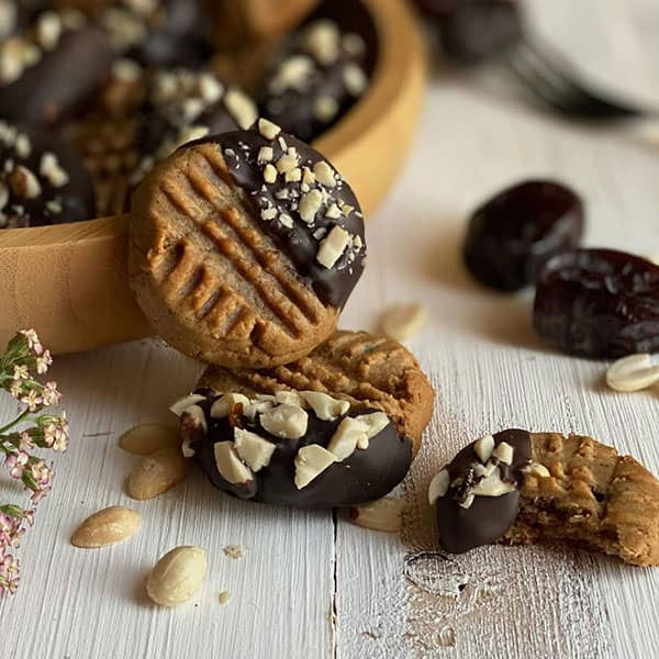 طرز تهیه کوکی خرما ساده