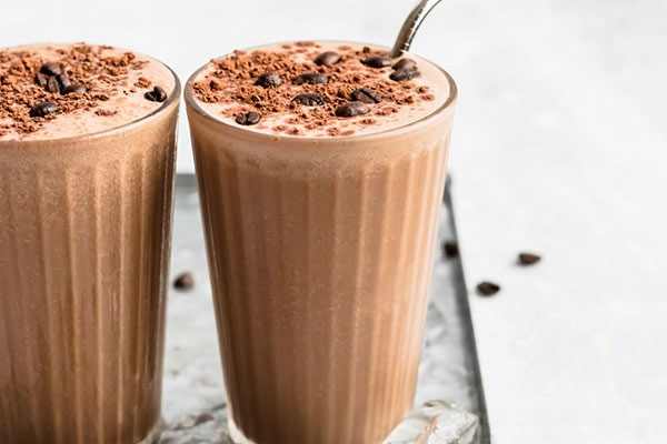 طرز تهیه اسموتی شکلاتی