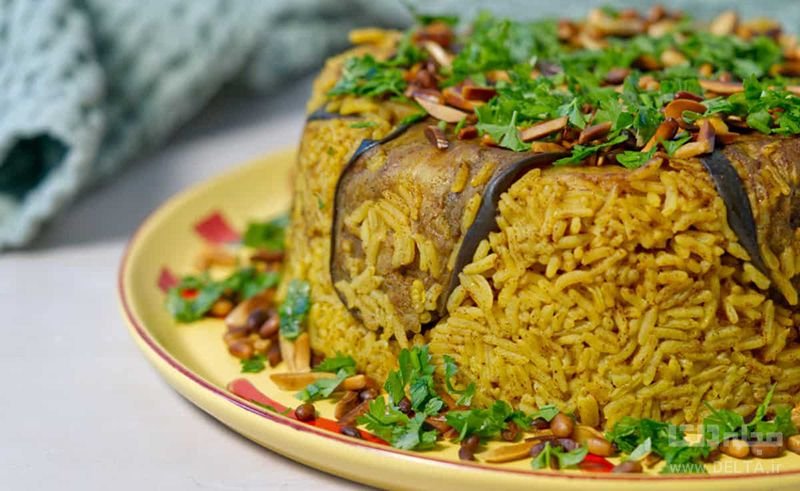 مقلوبه پلو با مرغ و بادمجان
