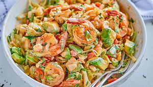 سالاد میگو و آووکادو