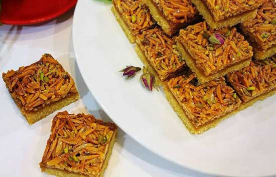 طرز تهیه شیرینی ملکه بادام