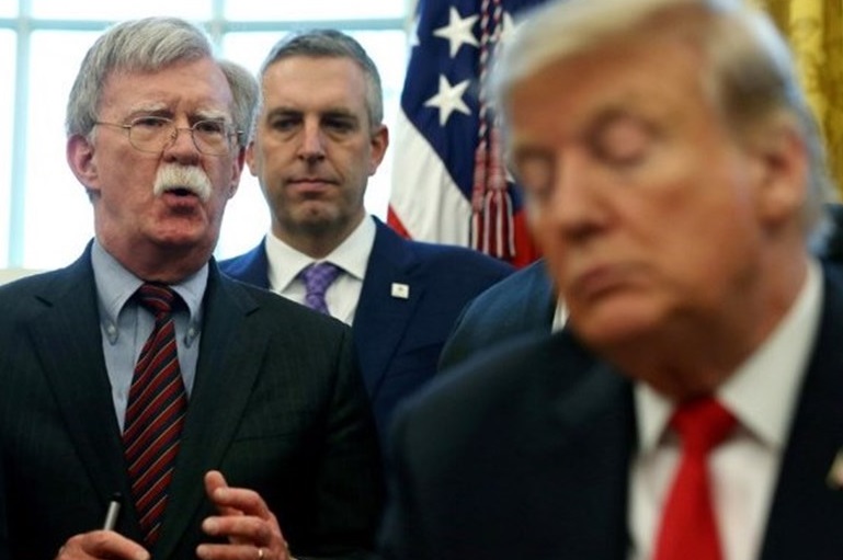 جان بولتن دیوانه بهای سنگینی پرداخت می کند/ منازعات در کاخ سفید آمریکا بالا گرفت