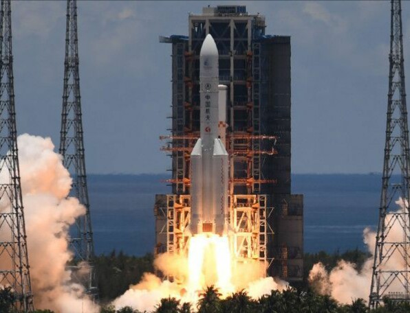 نخستین مریخ نورد چین به فضا رفت