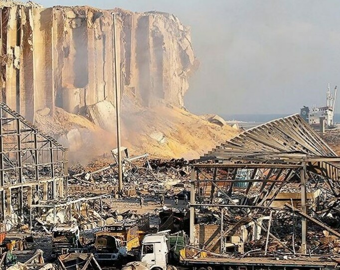 از سرنوشت تعداد زیادی از رانندگان کامیون و کارگران خارجی واقع در بندر اطلاعی نداریم