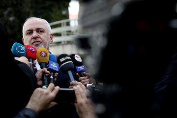 ظریف: آمریکا هیچ جایگاهی برای استفاده از مکانیسم ماشه ندارد