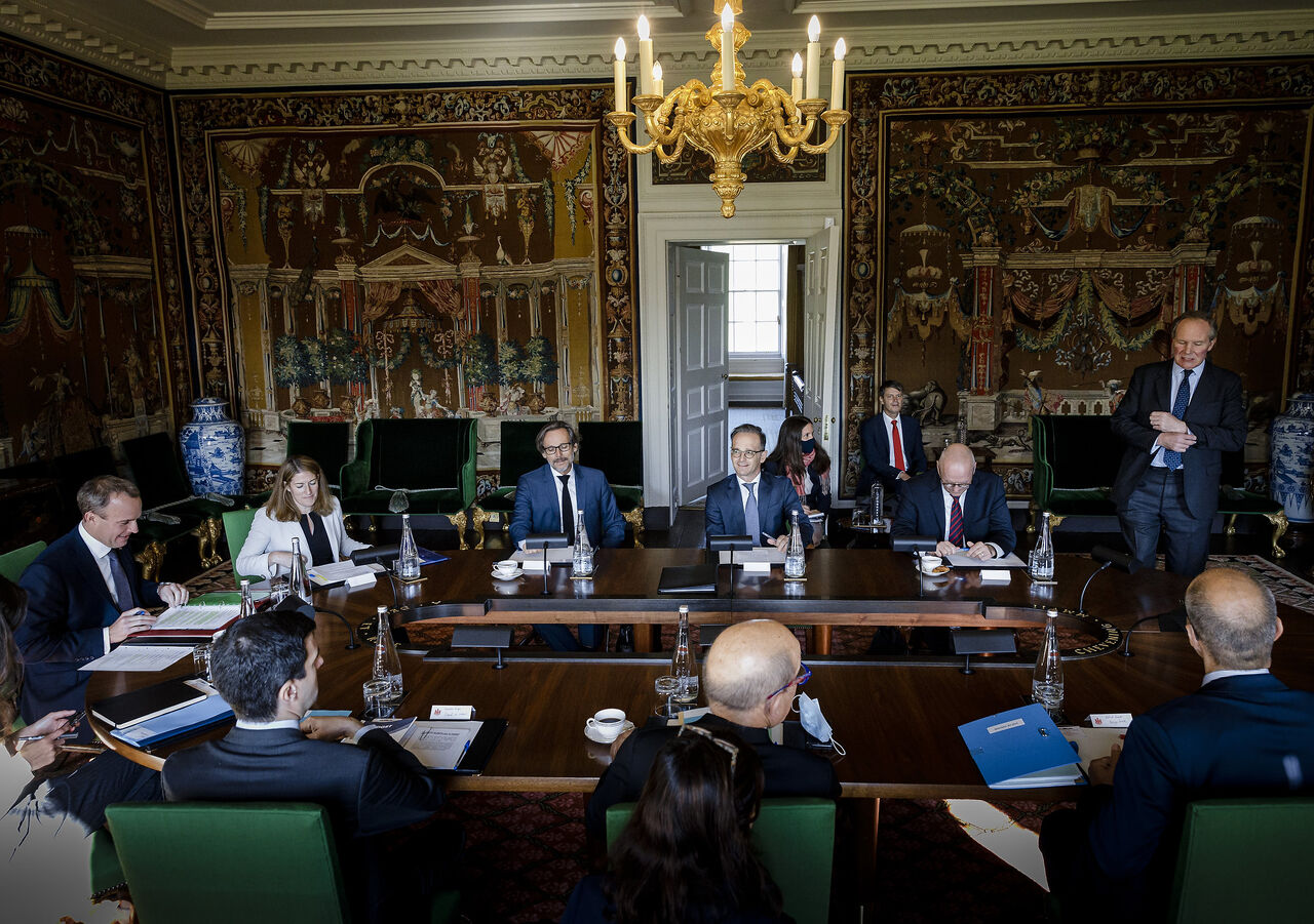 وزیران خارجه آلمان، انگلیس و فرانسه بر رد ادعای آمریکا توافق کردند