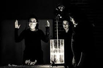 وقتی اهل تئاتر باشی و کاری نکنی گویی زندگی ات را از دست داده ای / اجرای نمایش (الف کاف شین) در جشنواره فجر