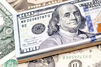 عقب نشینی دلار در بازار