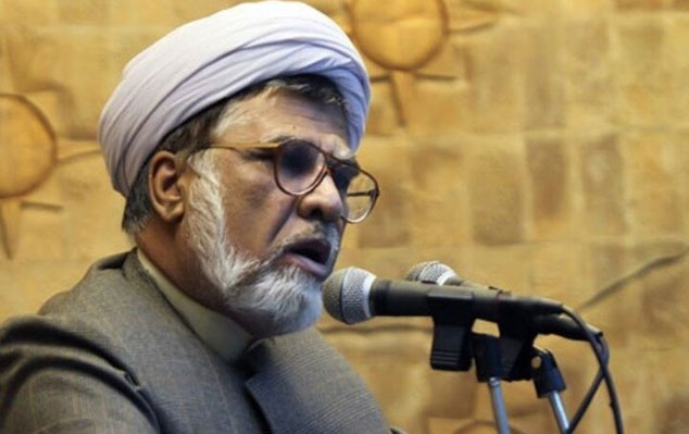 حمله به ظریف با اشعار مذهبی و در لیالی قدر گناه کبیره است / وزن ظریف کجا و این افراد کجا؟