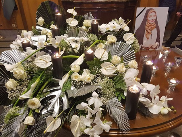 گلایه‌های همسر آزاده نامداری در مراسم چهلمش