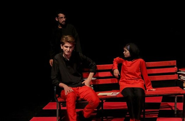 «بوی گوشت آدمیزاد» روی صحنه نمایش