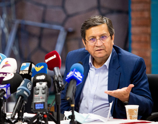 همتی از مهلت ۶ دقیقه‌ای برای پاسخگویی به اتهامات گذشت