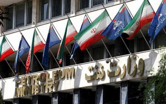 لباس وزیر نفت باید بوی نفت بدهد!