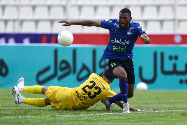 توقف استقلال مقابل فجر در ثانیه‌های پایانی