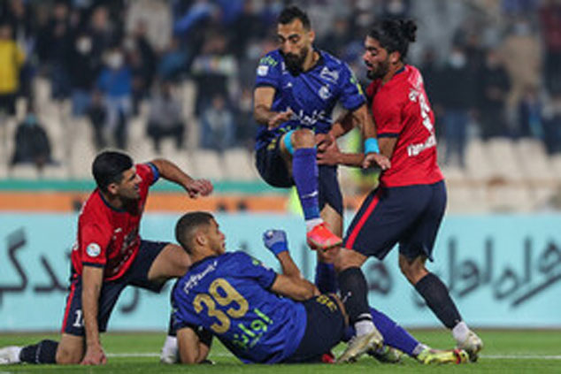 بازگشت تماشاگران برای استقلال آمد نداشت!