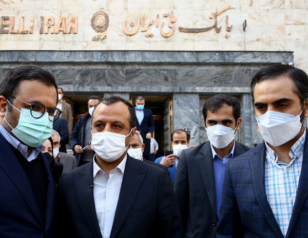 پرداخت وام‌های خُرد بدون نیاز به ضامن و وثیقه، از بانک‌های دولتی کلید می‌خورد