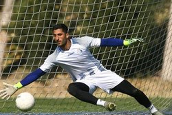 تکلیف نهایی دروازه‌بان پرحاشیه استقلال مشخص شد