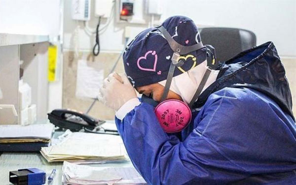 روزهای سخت کرونایی تا دو ماه آتی / ابتلای تصاعدی کادر درمان به کرونا