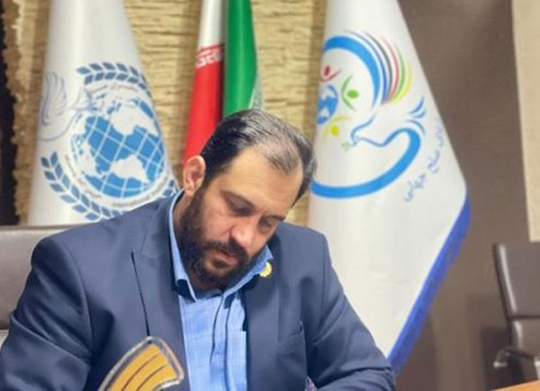 اگر علم انسان عملي به دنبال آن نباشد آن علم هيچ ارزش و منفعتي نخواهد داشت