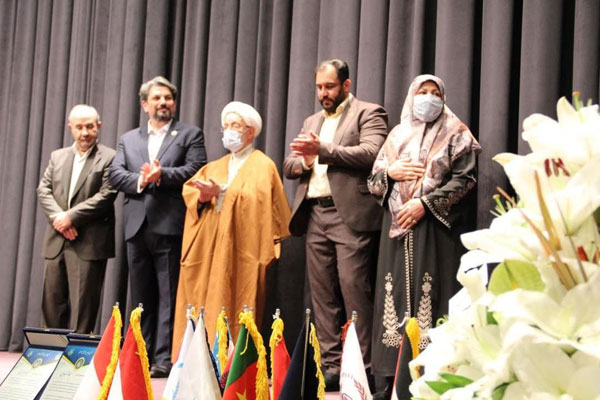 اعطای حکم پدر صلح ایران توسط مجموعه سیویلیکا به استاد ابراهیم صنوبر