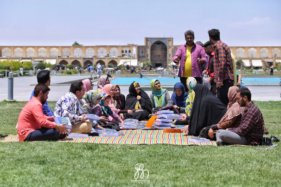 سریال جدید " تعطیلات طلایی" تولید مرکز اصفهان،  یک فروردین ۱۴۰۱، ساعت ۱۹ از شبکه اصفهان روی آنتن رفت