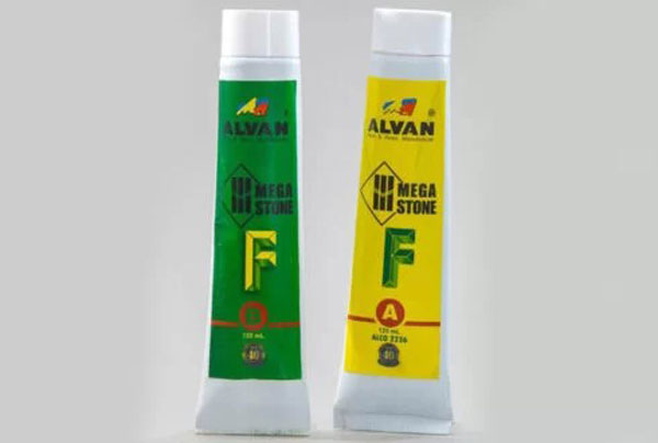 چسب مگا استون تسریع کننده صنایع ساختمانی و عمرانی