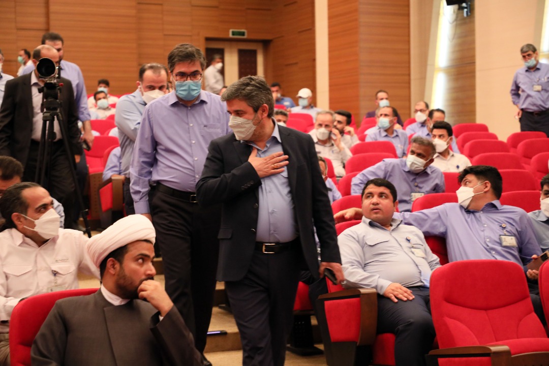 مدیرعامل پتروشیمی جم گفت: «نیروی انسانی موتور محرکه صنعت است و باید قدرشان را بدانیم.»
