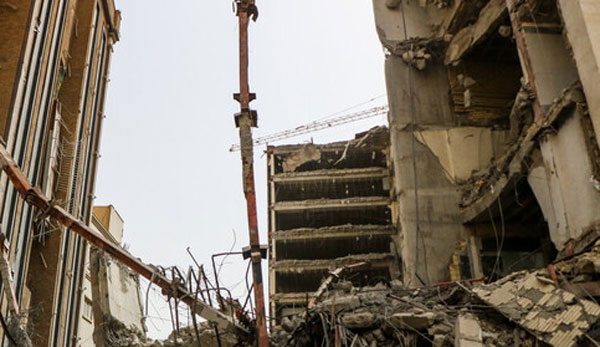 ریزش ساختمان تجاری "متروپل" در آبادان