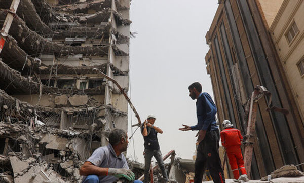 خطر جدی ریزش مجدد سازه متروپل وجود دارد / تاکنون ۱۴ کشته و ۳۷ مصدوم