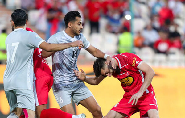 پرسپولیس با شکست شهرخودرو ، نماینده مشهد را به لیگ دسته یک فرستاد