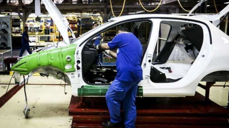 پشت پرده حملات به مدافعان صنعت خودرو