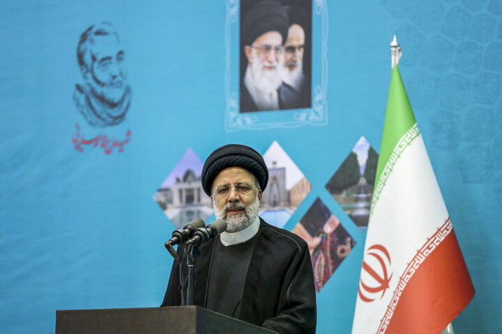 رییسی: برخی معنای حضور بین مردم را درست درک نکردند