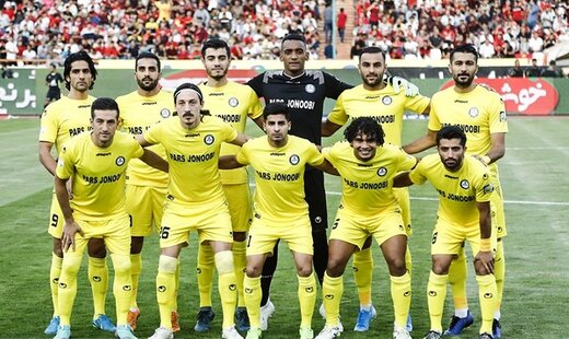 پارس‌جنوبی برای بازی با استقلال وارد زمین شد!