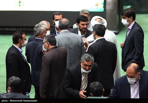 جولان کرونا در مجلس/ وضعیت جسمانی یک نماینده دیگر هم وخیم شد