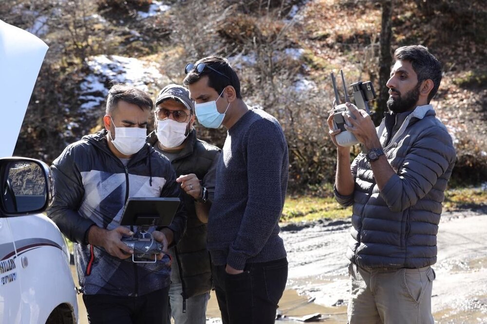 آدم‌های معمولی با سرگذشت‌های خاص، در «ایران‌زاد»