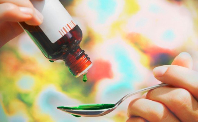 عرضه داروخانه‌ای قطره آهنی که دندان‌های نوزادان را سیاه نمی‌کند