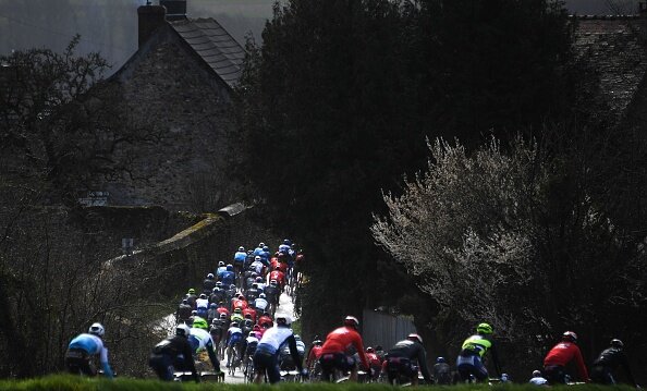 عکس روز/ عبور از تاریکی