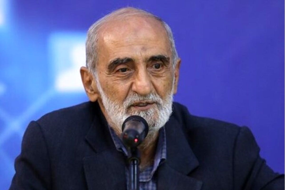 نگرانی حسین شریعتمداری از سخنان ظریف در میزگرد انتخاباتی با چاشنی ناسزا و توهین