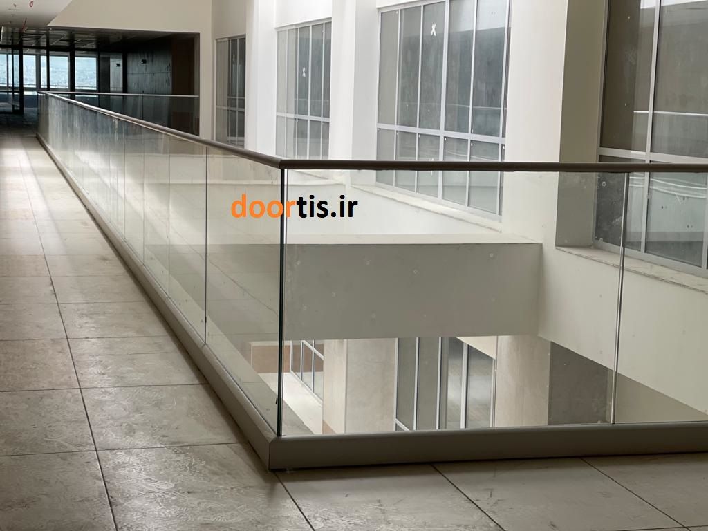 با انواع پایه های نرده ی شیشه سکوریت بیشتر آشنا شویم