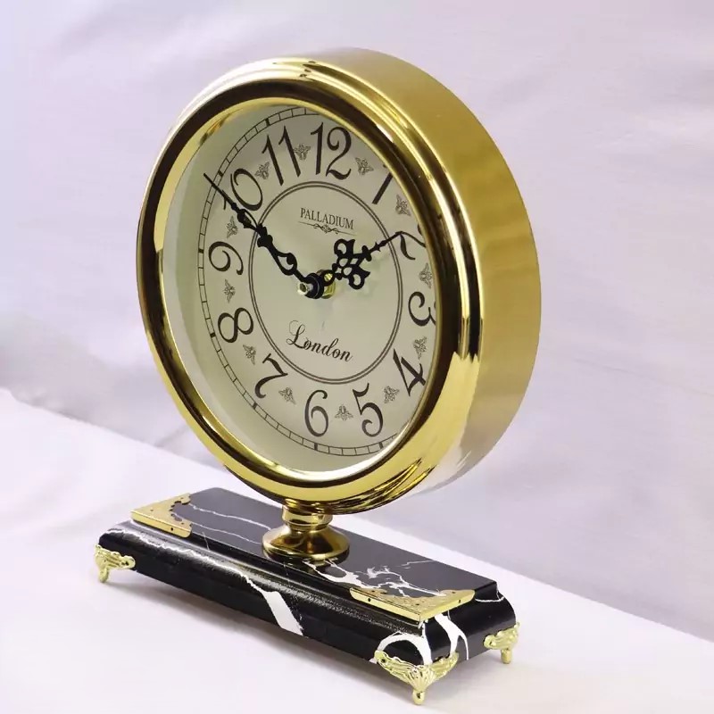 ساعت رومیزی مناسب دکوراسیون طلایی