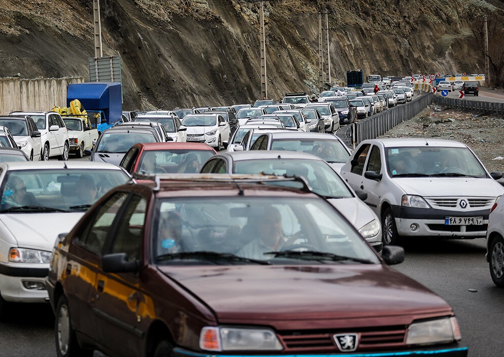 ترافیک خودرویی در محورهای منتهی به مازندران سنگین شد