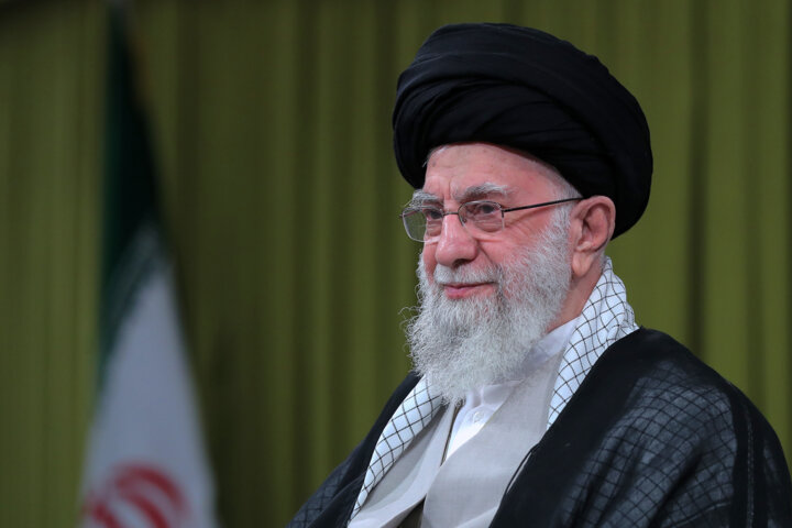 پیام تبریک رهبر انقلاب به رئیس جمهور منتخب؛ رفتارهای رقابتی به هنجارهای رفاقتی تبدیل شود