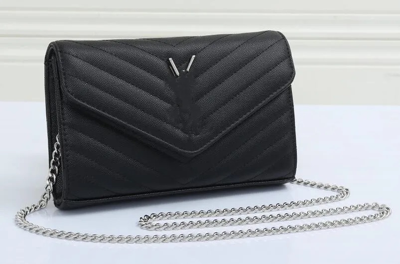 راهنمای خرید مدل های کیف زنانه و دخترانه از ولوت شوز