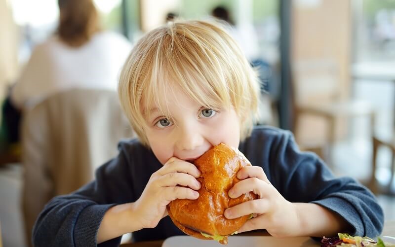 رژیم چاقی برای کودکان لاغر