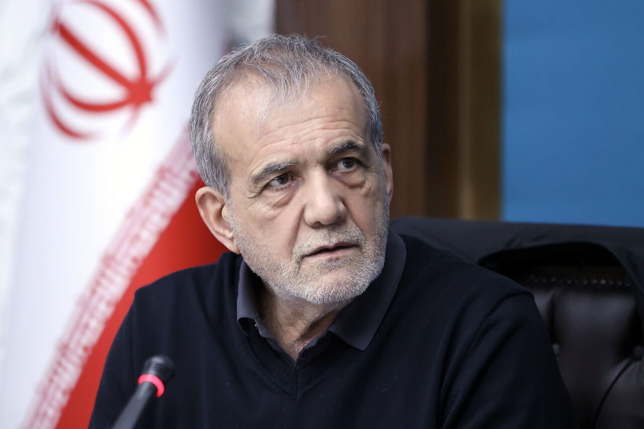 پزشکیان: با شعار دادن نمی‌شود مملکت را درست کرد