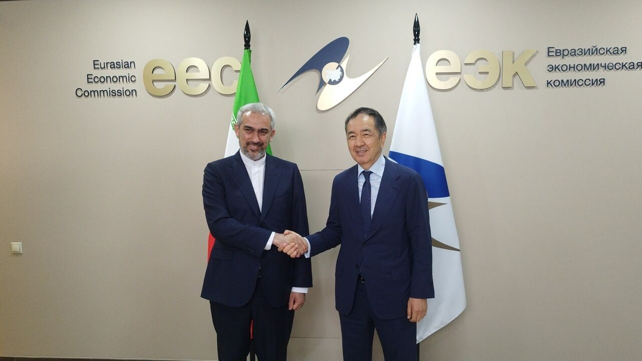 رایزنی وزیر اقتصاد ایران در مسکو برای توسعه تجارت با اوراسیا